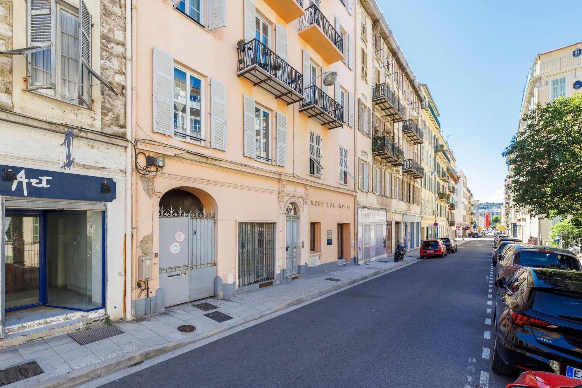 Renting - Penchienatti - Chic & Modern Urban Pearl Massena Old Appartement