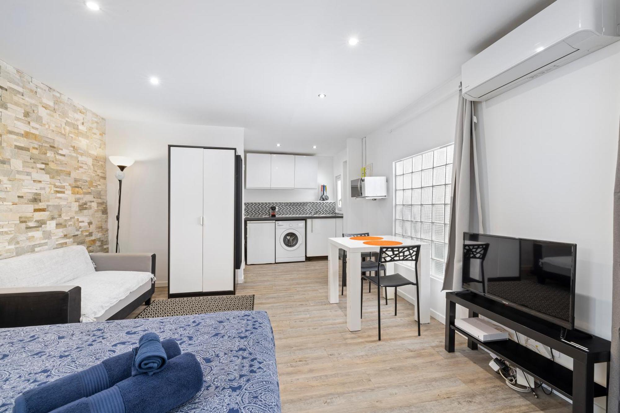 Renting - Penchienatti - Chic & Modern Urban Pearl Massena Old Appartement